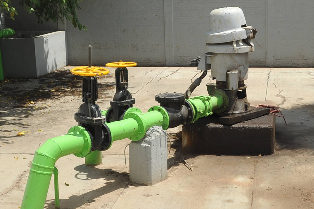 Continúa. El Simas sigue con su programa de mantenimiento preventivo de pozos de agua. (EL SIGLO DE TORREÓN)