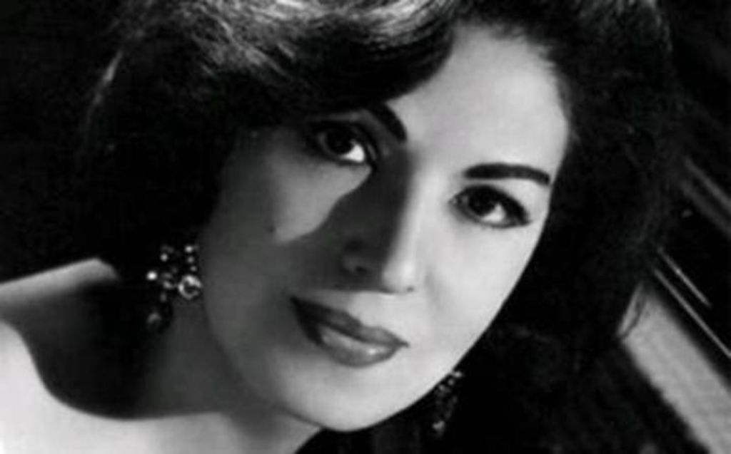 Su primera creación fue Bésame mucho, misma que la consagró como una de las mejores compositoras a nivel mundial, al ser interpretada por cantantes nacionales e internacionales. (INTERNET)