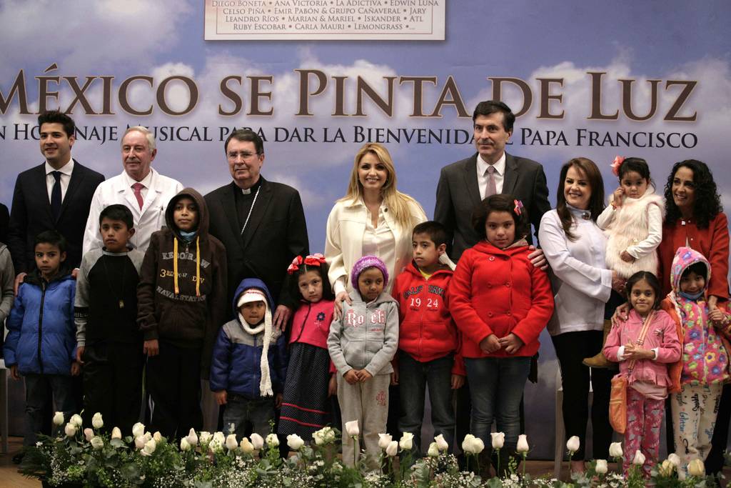 Lanzamiento. El disco conmemorativo por la próxima visita del Papa Francisco a México ya se encuentra a la venta.