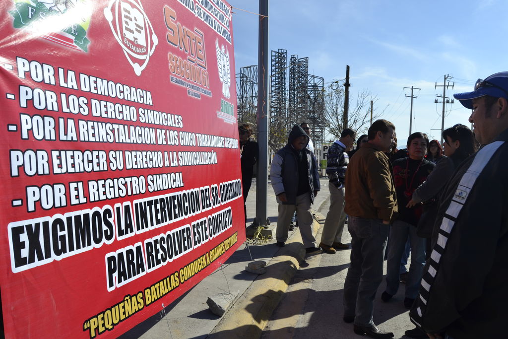 Sindicatos demandan reinstalación de docentes despedidos de UTT