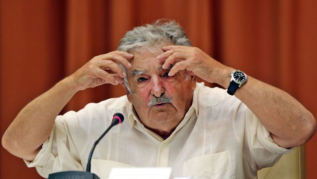 Mujica dijo que la reformulación de la cultura es 'una batalla' que empieza dentro de las organizaciones progresistas, y aseguró que 'no hay cambios en la Humanidad si no hay partidos progresistas'. (EFE)