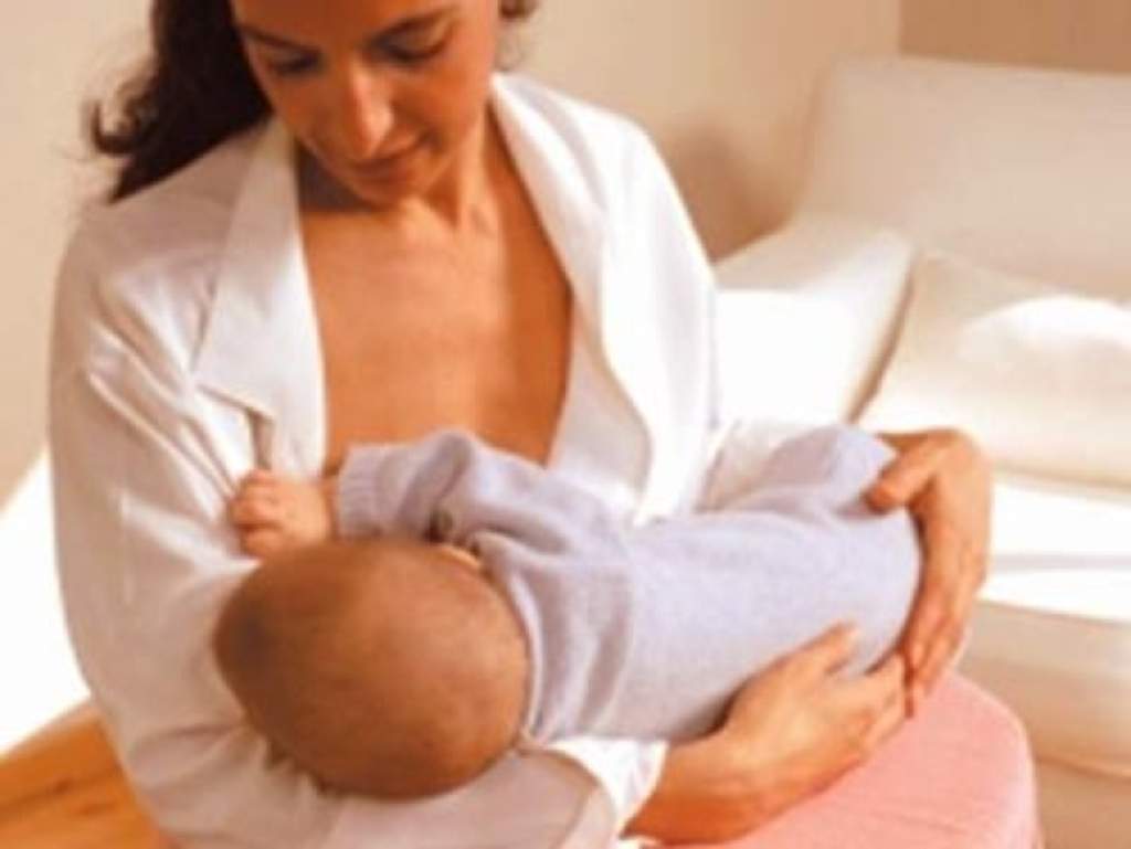 Los nuevos hallazgos demuestran que aumentar la lactancia materna podría salvar 800,000 vidas al año en el mundo, equivalente al 13 por ciento de las muertes de niños con menos de dos años. (ARCHIVO)
