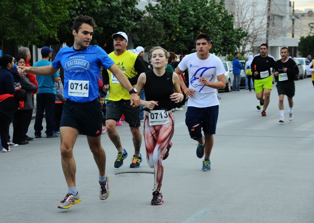 Se esperan a alrededor de dos mil deportistas de todas las edades para dar vida esta mañana a esta añeja competencia atlética. Laguneros corren hoy la 5 K Constitución