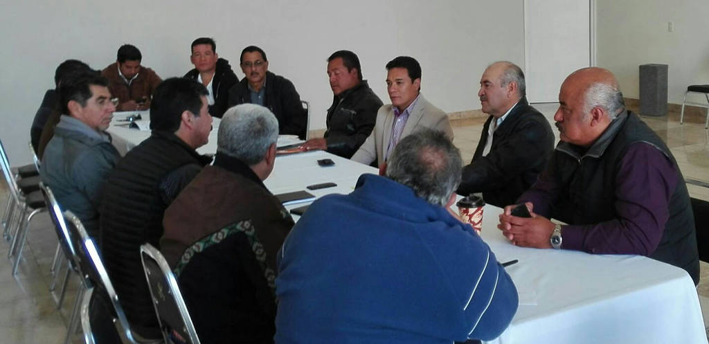 Reunión. Directores municipales tuvieron una reunión con motivo del Maratón Lala. 