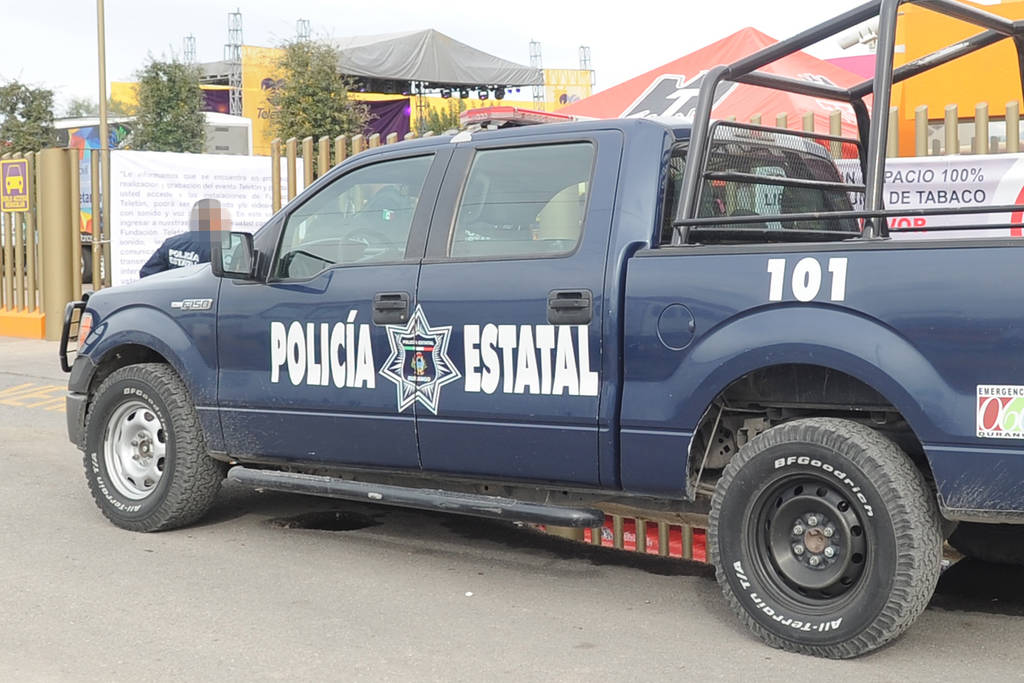 Capturan. Elementos de la Policía Estatal detuvieron al conductor de la camioneta reportada como robada. (EL SIGLO DE TORREÓN)