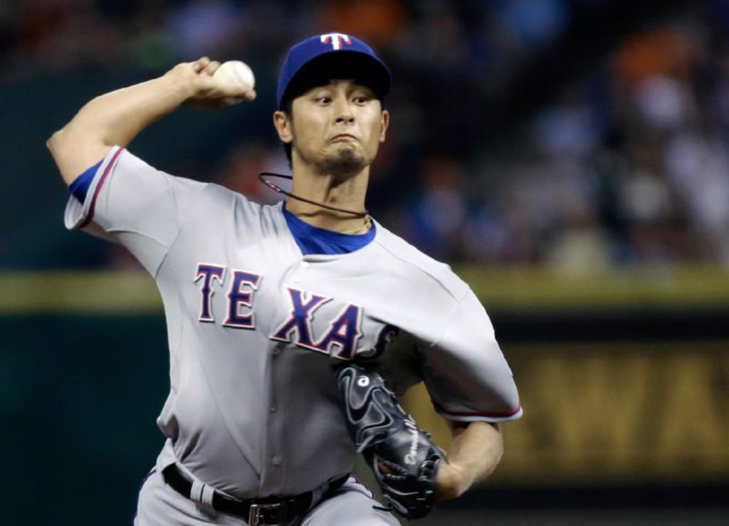 Yu Darvish, lanzador japonés de los Rangers de Texas se perdió la temporada pasada por una operación en el codo derecho. (ARCHIVO)