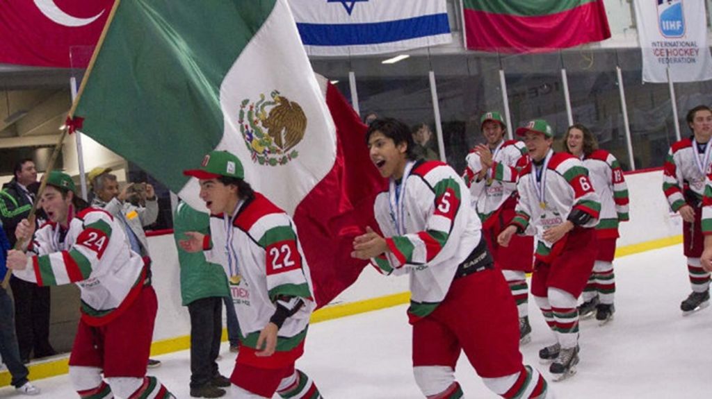 La selección mexicana sub-20 de hockey sobre hielo obtuvo el título en el mundial de la especialidad hace unas semanas.