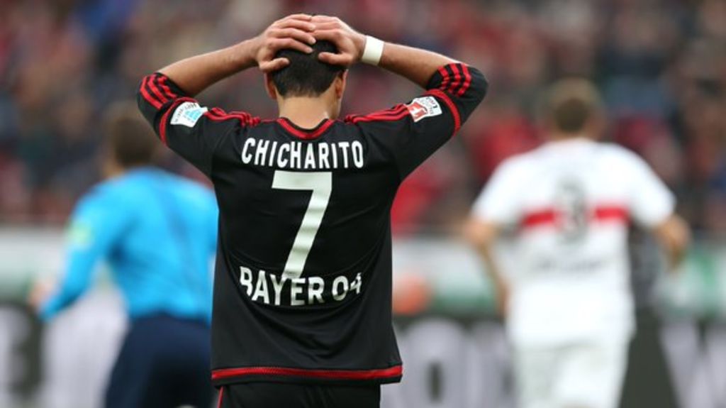 Debido a la lesión que sufrió el pasado martes, Javier Hernández estaría fuera al menos dos semanas. 