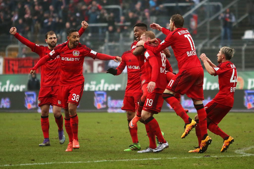 Esta victoria es la cuarta en seis partidos de Bundesliga para el Leverkusen, que busca extender su racha sin derrotas, hasta ahora de siete enfrentamientos. (EFE)