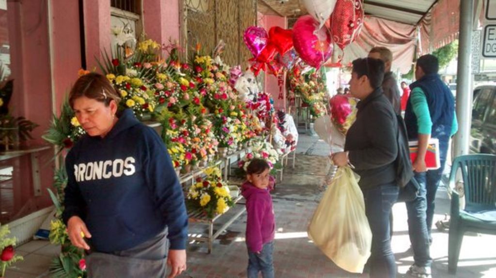Para este 14 de febrero, los comerciantes esperan recuperar en un porcentaje la inversión que realizaron en la compra de la flor. (EL SIGLO DE TORREÓN)