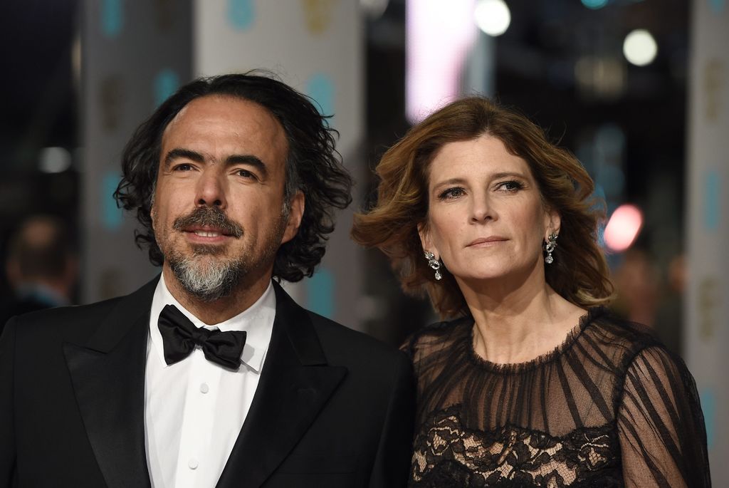 El cineasta mexicano acudió a la gala junto a su esposa Maria Eladia Hagerman. (EFE) 