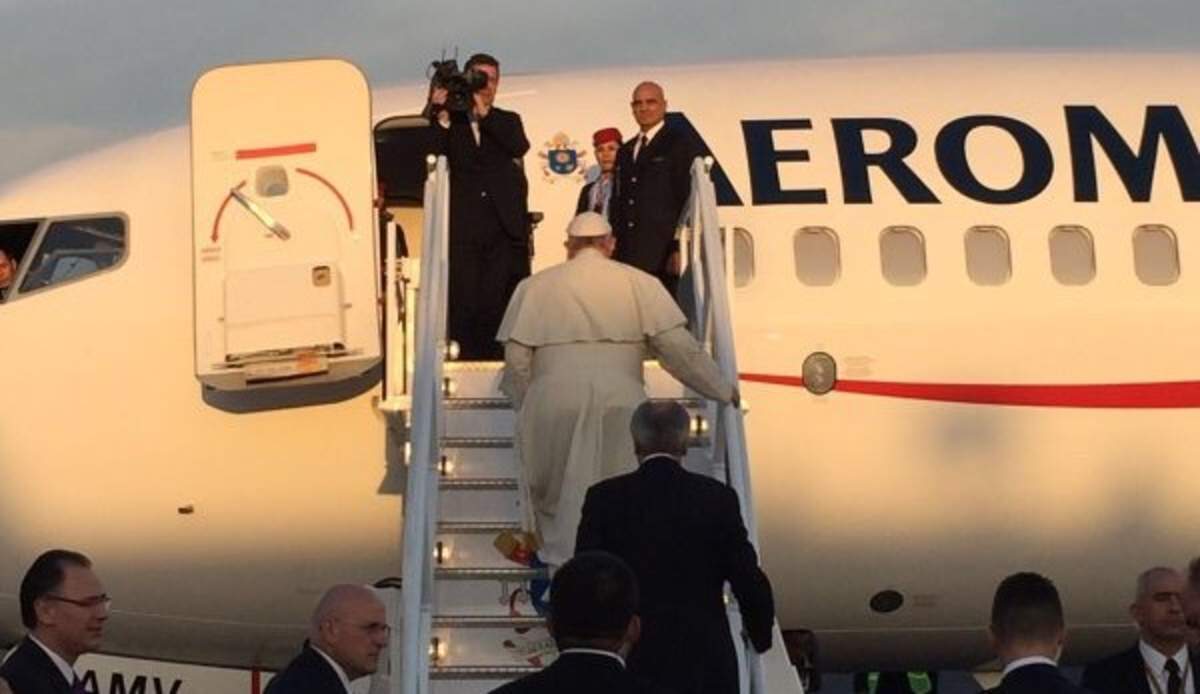 El Papa Francisco se dirige al AICM para volar hacia Michoacán. (ESPECIAL)