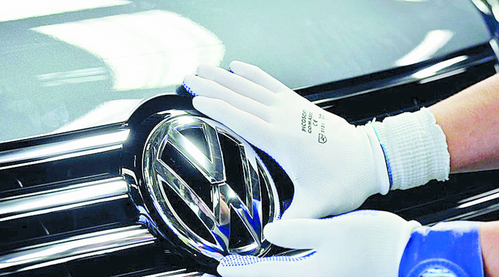 Automóviles en línea. Asegura Volkswagen México que sus vehículos cumplen con toda la normatividad requerida. (ARCHIVO)