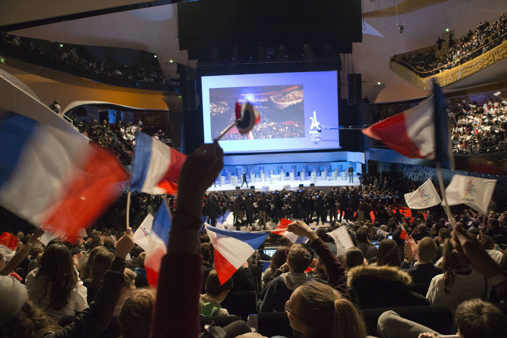 Los franceses celebraron la postulación de París como candidata. París promete menos gasto para 2024