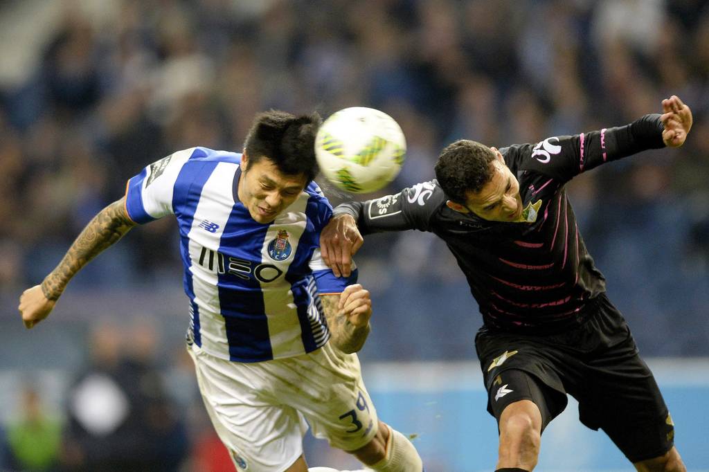 Porto sigue en la lucha por los primeros lugares en la liga de Portugal. Miguel Layún se hace presente en triunfo del Porto