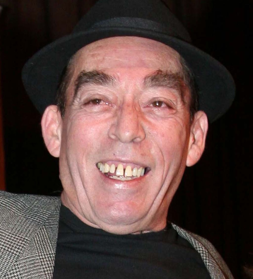Pierde la batalla. Apenas el año pasado el comediante anunció que se encontraba recibiendo tratamiento para el cáncer de vejiga que padecía. 