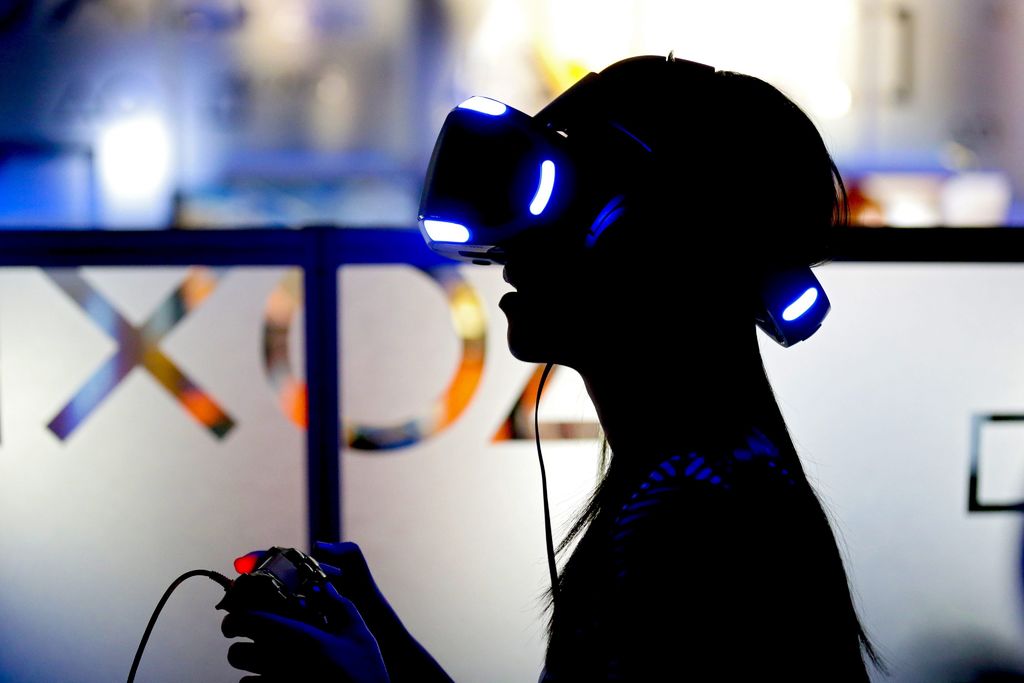 La realidad virtual se ha decantado más a la creación de entornos virtuales (museos, tiendas, aulas) y hacia los videojuegos y otros tipos de entretenimiento. (ARCHIVO)