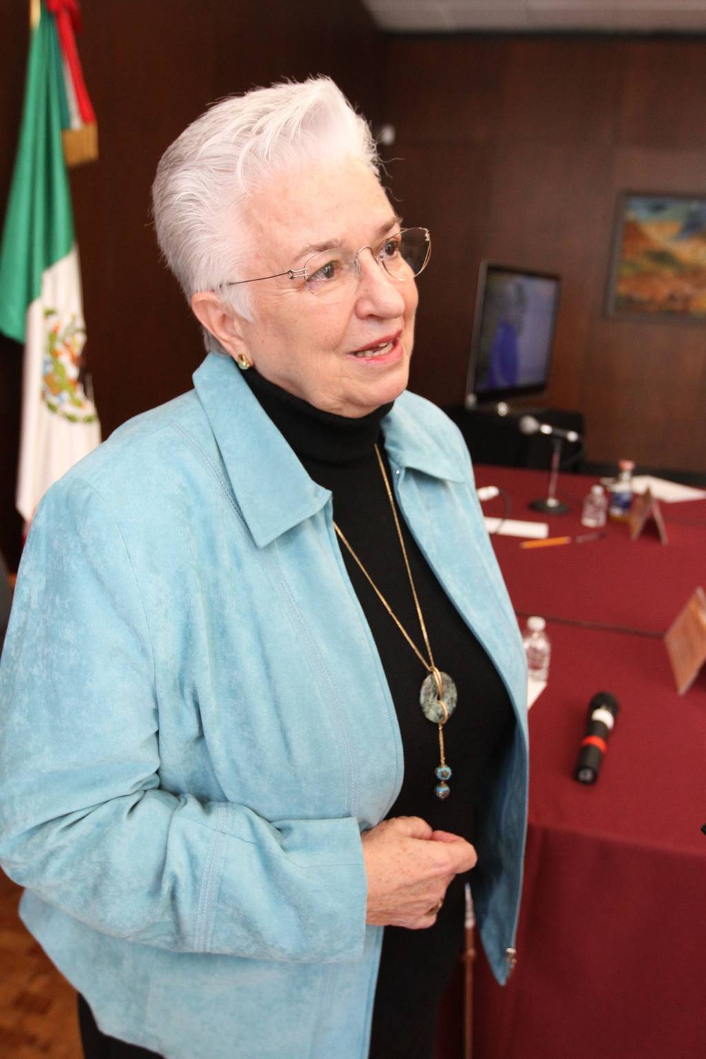 Ejemplo. Pilar Luna, pionera mexicana de arqueología subacuática, recibirá Premio SGE por su trabajo permanente.