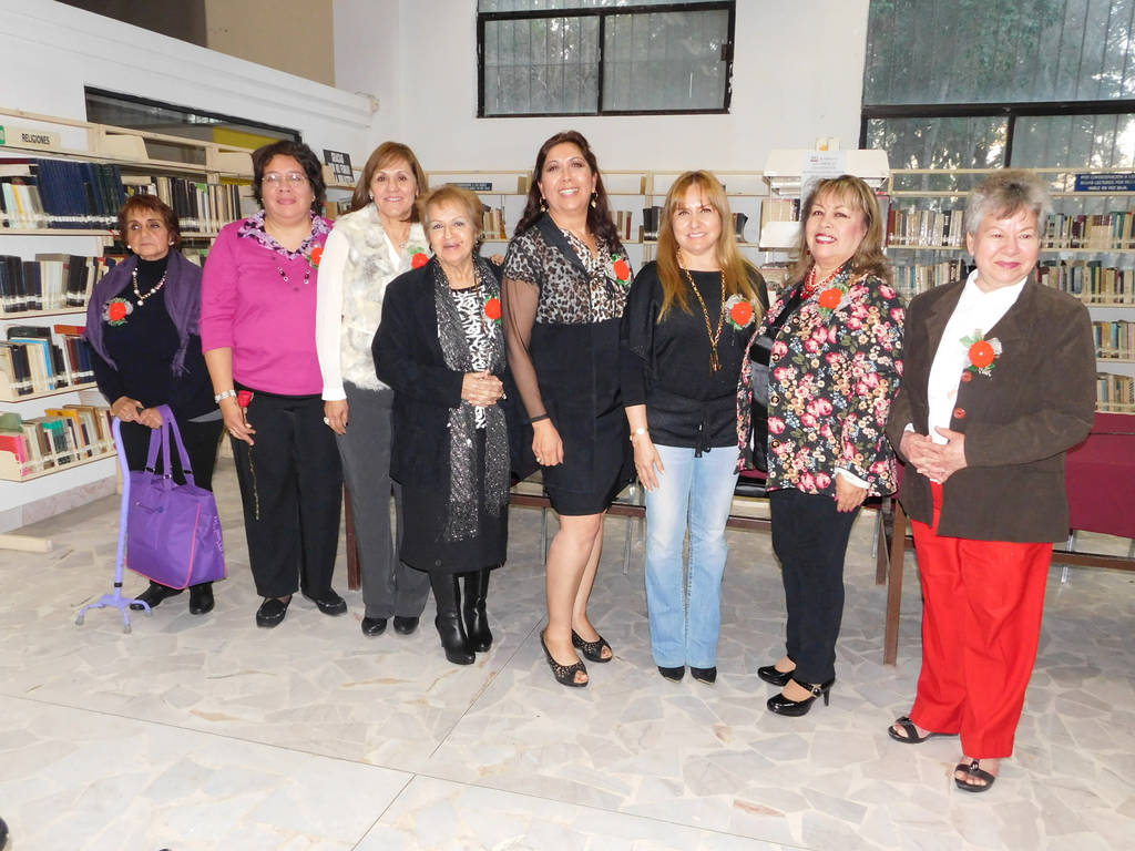   Leticia Carrillo, Mary Lola Vázquez, Patricia Taboada, Irma Leyva, Blanca Domínguez, Marcela Gorgón de Riquelme, Juanita Castro y Antonia Priego Estrada.
