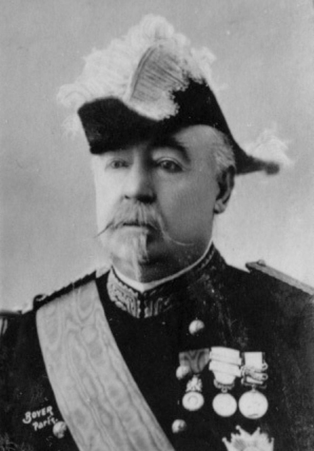 General. Félix Charles Douay, elogió la grandiosa nobleza de 
Andrés S.Viesca al indultar a los prisioneros de guerra franceses después de la Batalla de Santa Isabel, en 1866.