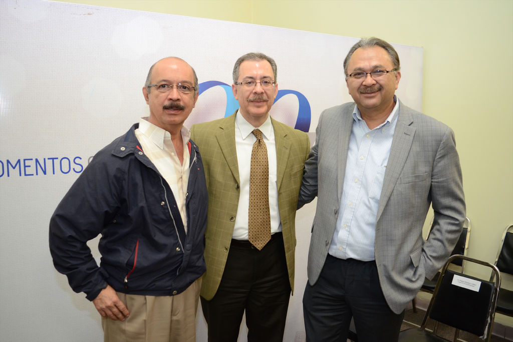 Salvador Robles, Carlos Robles y Regino Montoya.