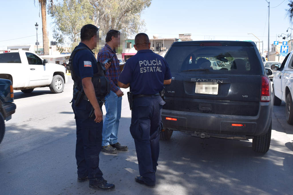El operativo inició a las 9:30 horas cuando se instaló un filtro de revisión en la carretera San Pedro-Cuatro Ciénegas. (EL SIGLO DE TORREÓN)