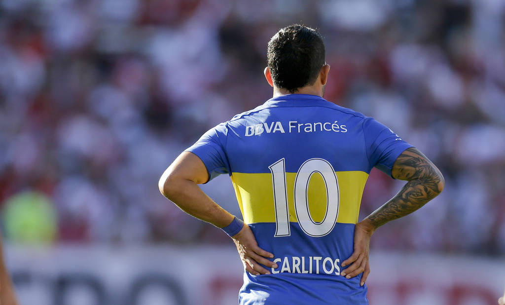 Destaca la ausencia del delantero Carlos Tévez, quien logró el subcampeonato en la Copa América de Chile. El 'Apache' regresó de la Juventus de Italia para jugar en Boca Juniors donde no pasa por un buen momento. (EFE)