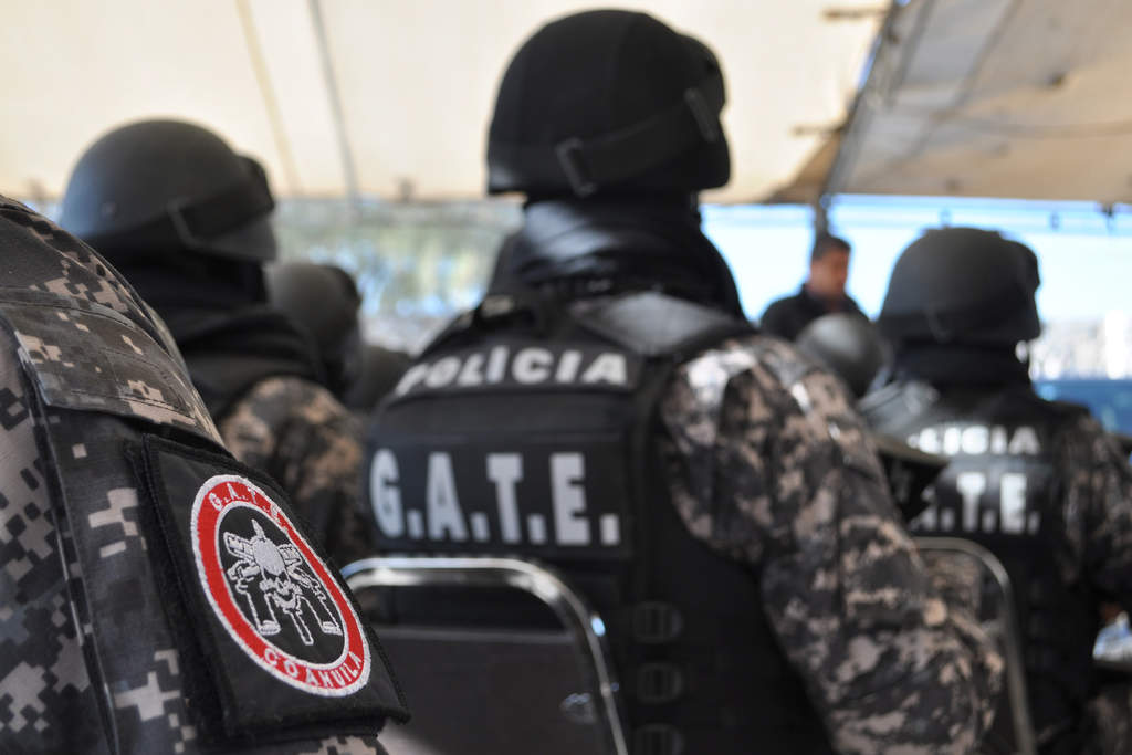 Al lugar arribaron elementos de las distintas corporaciones de seguridad y personal de Servicios Periciales de la PGJE para iniciar labores de investigación de los hechos.  (ARCHIVO)