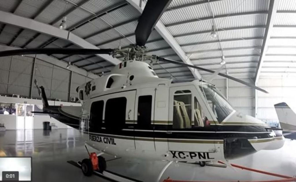 El helicóptero, que era utilizado por el exgobernador Rodrigo Medina, tenía asientos de piel y minibar.  (EL UNIVERSAL)