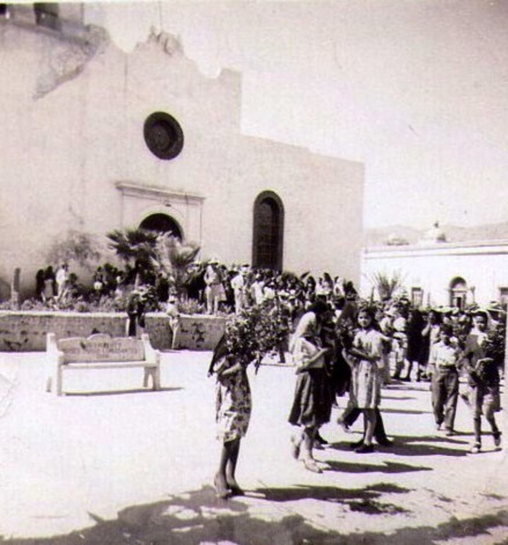 Celebración del Domingo de Ramos en la Parroquia. c.a.1947.
