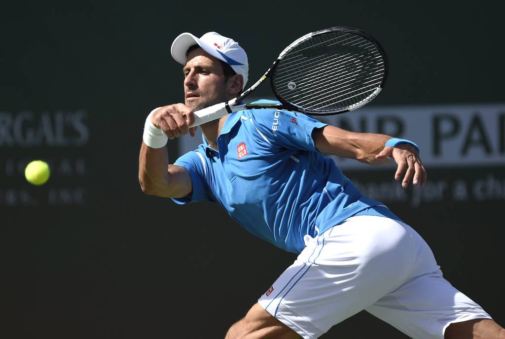 Novak Djokovic dice que los hombres meten más espectadores en las canchas, entonces deberían ganar más que las mujeres. (EFE)