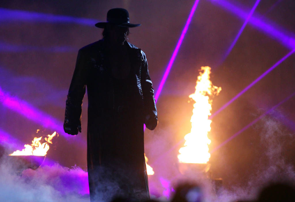 Shane McMahon falló en su intento de tomar el control de RAW, tras perder con The Undertaker. (AP)