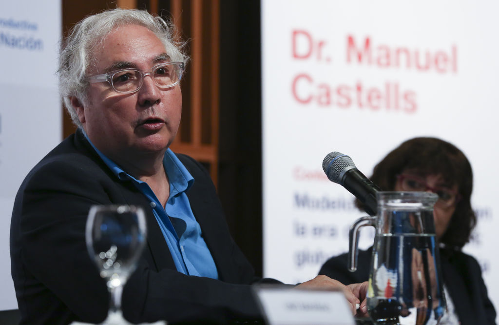 Castells afirmó que aunque la situación en América Latina 'ha cambiado en profundidad' en la última década, la inseguridad y la corrupción 'sistemática' siguen siendo los principales problemas para el desarrollo. (EFE)