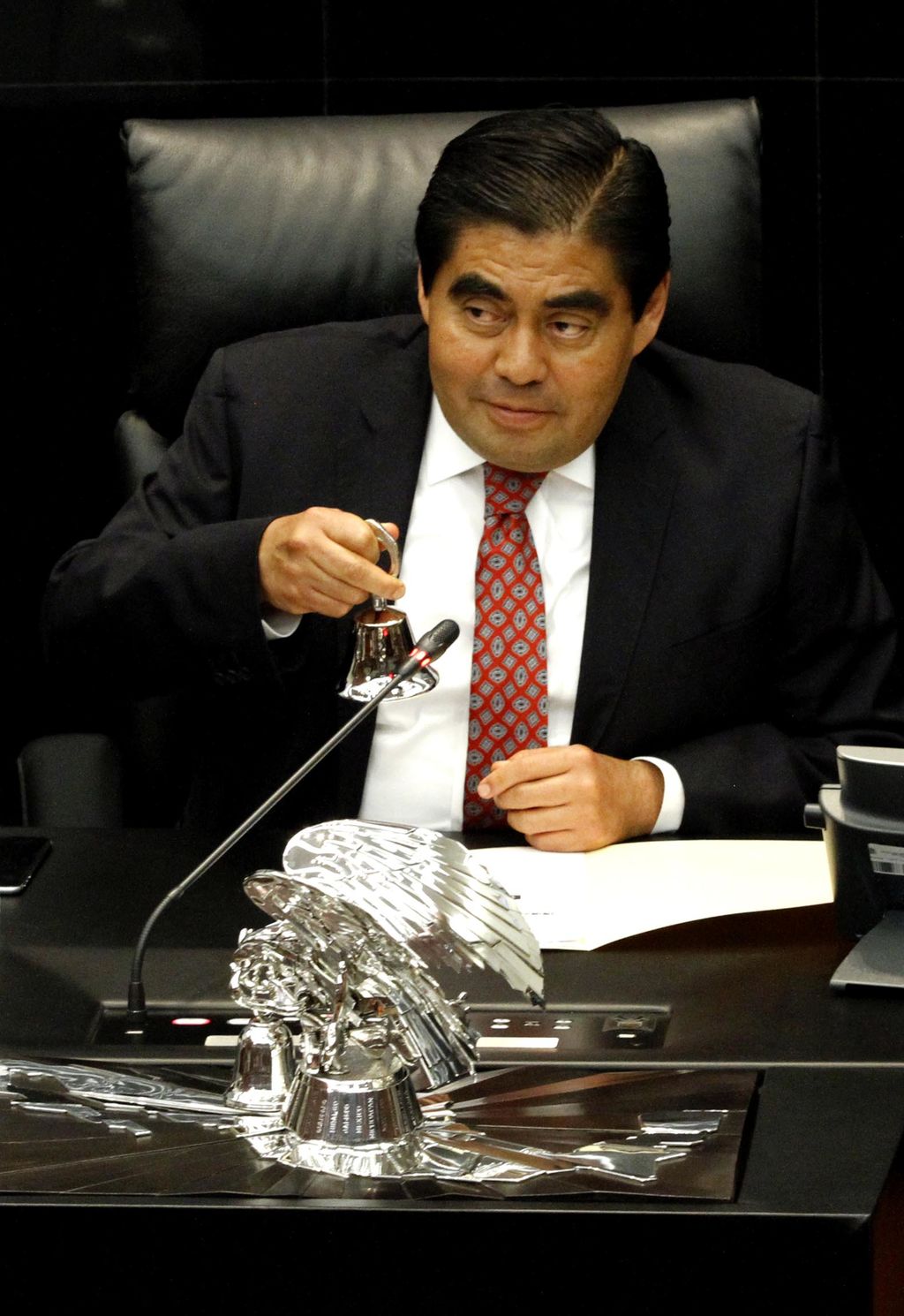 “Me preocupa que en Chihuahua la candidatura del PRD sea funcional al PRI. Tengo hasta datos de que fue un favor que le hicieron a César Duarte”, advierte Barbosa. (ARCHIVO)