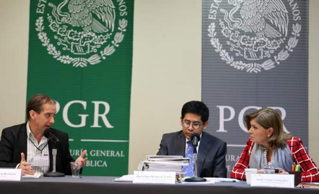 A puerta cerrada. Expertos del GIEI revisaron avances de caso Ayotzinapa con titulares de Segob y PGR.