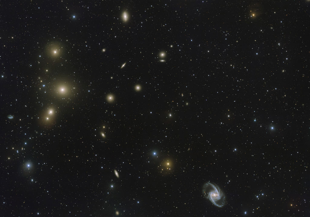 Según estiman los astrónomos, el centro del cúmulo Fornax está en una región a 65 millones de años luz de la Tierra. (EFE)