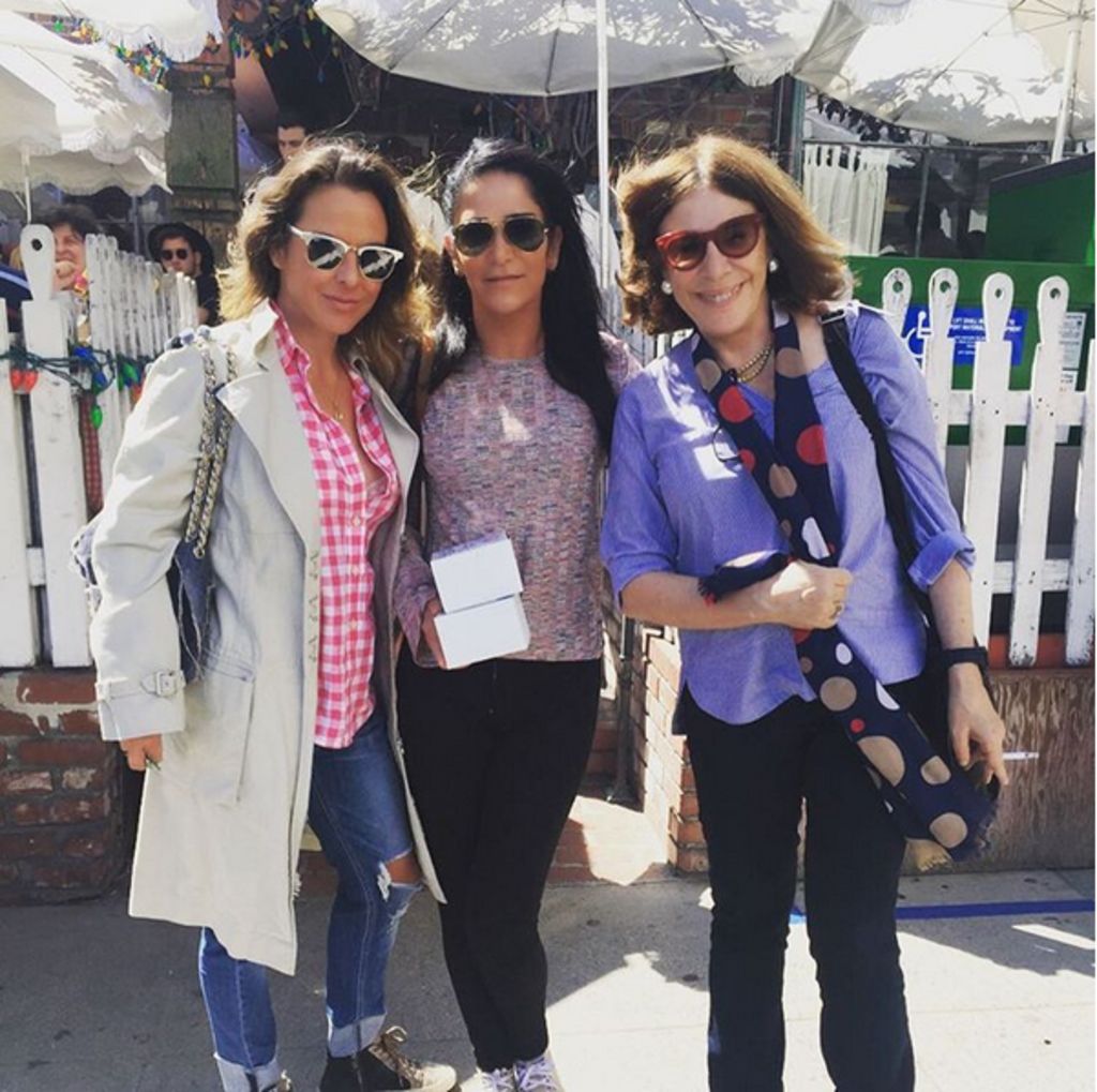 En su cuenta de Instagram, Kate compartió una imagen junto a Cacho y a la escritora Sabina Berman. (INSTAGRAM)