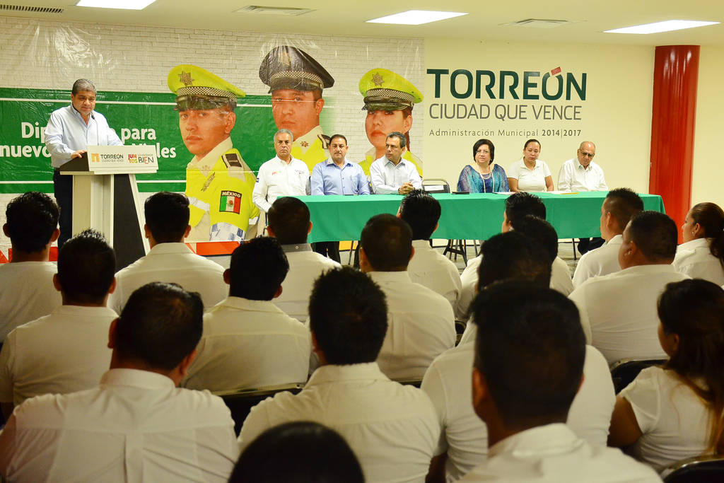 Diplomado. En dos meses Torreón tendrá 110 agentes viales capacitados en la Universidad Iberoamericana Plantel Laguna. (Fernando Compeán)