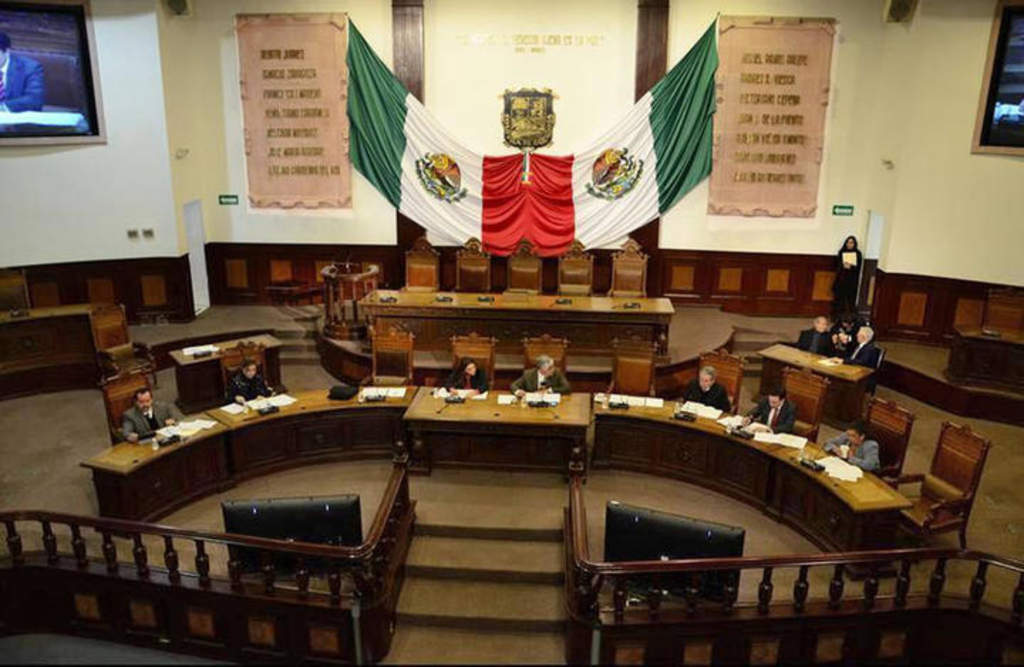 Un diputado estatal recibe un sueldo mensual bruto de 91 mil 402.63 pesos y un ingreso neto de 55 mil pesos. (ARCHIVO)