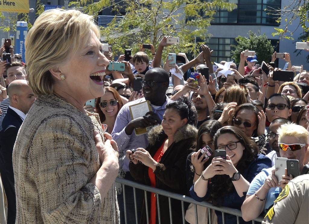 Demócratas. En la imagen aparece Hillary Clinton quien busca ganarse en voto latino en Nueva York.