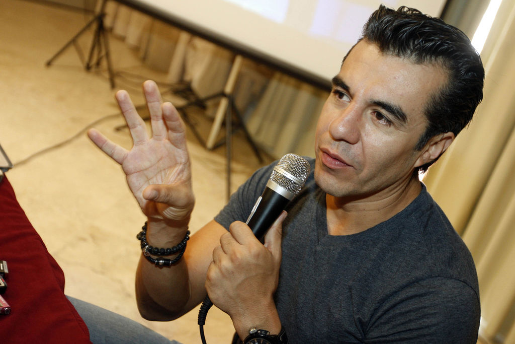 Adrián Uribe destacó que le fascina el doblaje como disciplina actoral: 'Yo uso mucho la mímica y el cuerpo y aquí es la voz, entonces tengo que hacer todo con la boca y eso para mí es un reto'. (ARCHIVO)
