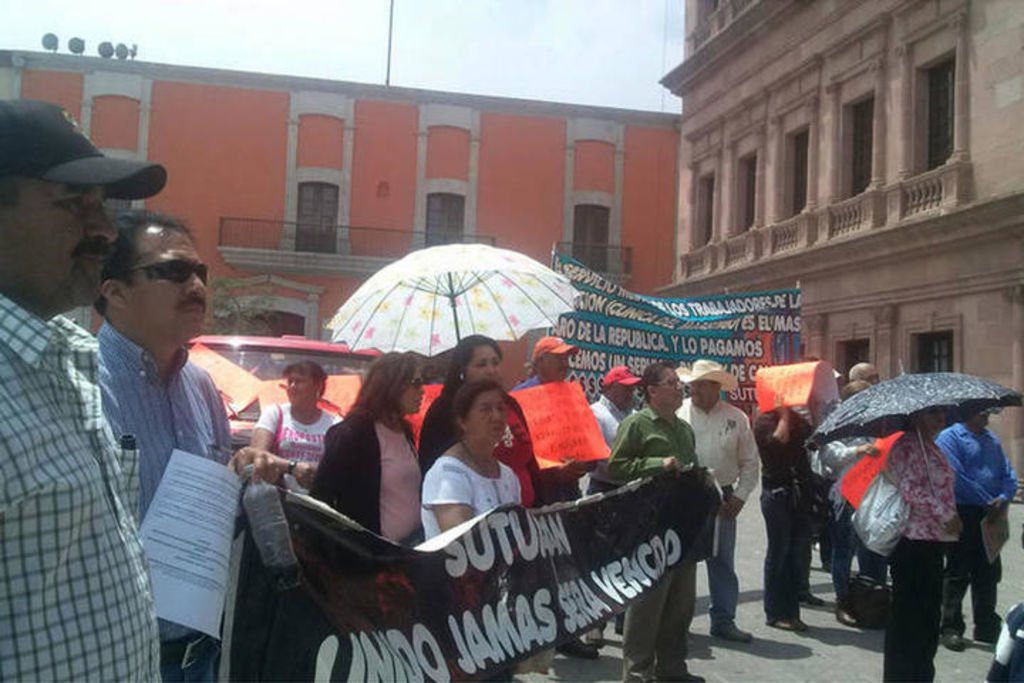 A la petición de audiencia se sumaron colectivos como Alianza Cívica de la activista Nelly Herrera, Grupo Promotor del Cambio y la Asociación de Usuarios de Aguas de Satillo. (ARCHIVO)
