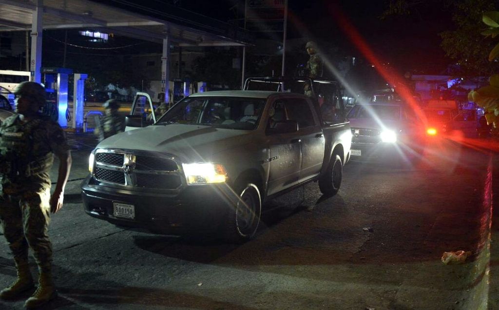 Efectivos de la Marina apoyaron a elementos de la Policía Federal durante el tiroteo en las calles de Acapulco.