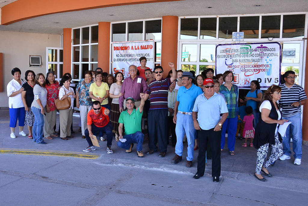Se agrava. Crisis de medicamento se agudiza en el Hospital del Magisterio de Torreón. (Fernando Compeán)