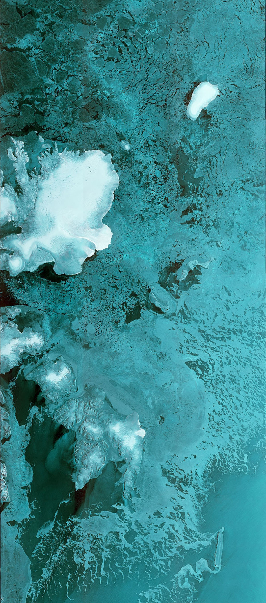 Su primera imagen, según señaló la ESA en un comunicado, muestra el archipiélago noruego de Svalbard, y fue tomada a las 05:37 GMT de ayer. (EFE)
