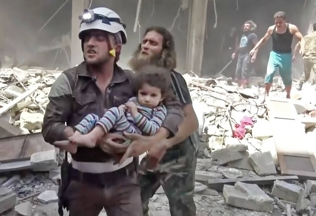 Trágico. Los bombardeos en Alepo afectaron los médicos y pacientes de un hospital y una clínica.