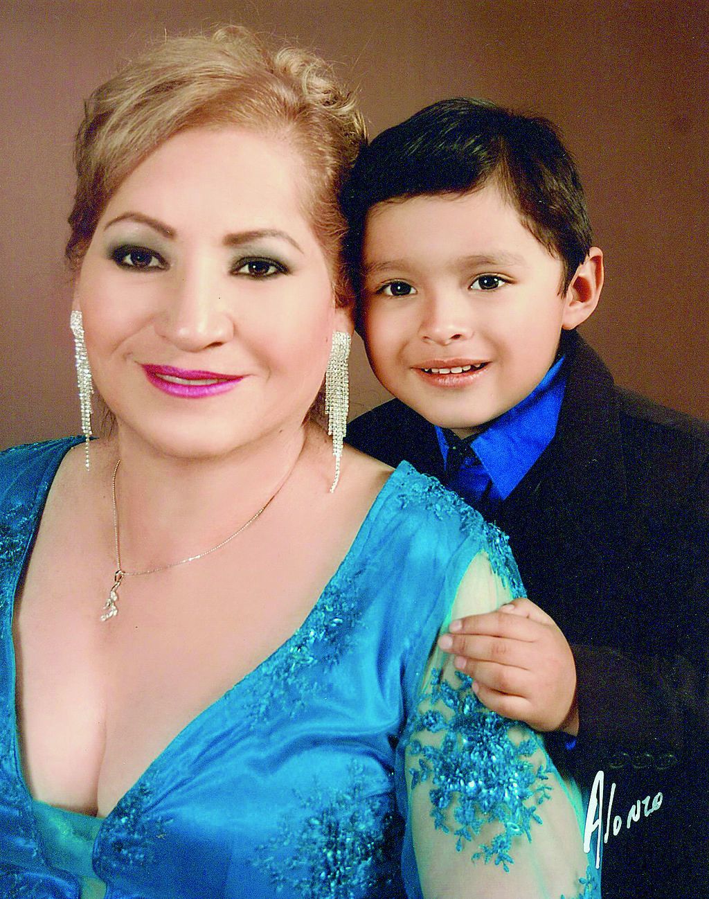 Olga Murillo y su nieto, Uriel Alonso.