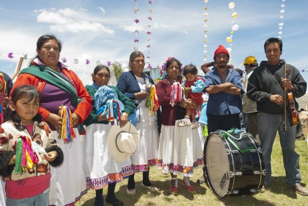 Maestras buscan mantener viva la lengua otomí.