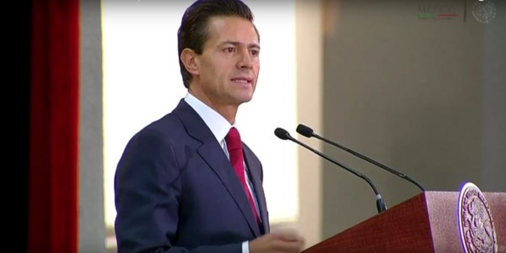 Peña Nieto precisó que al utilizar el uniforme de las fuerzas armadas mexicanas se debe actuar con absoluto respeto a los derechos humanos. (ESPECIAL) 