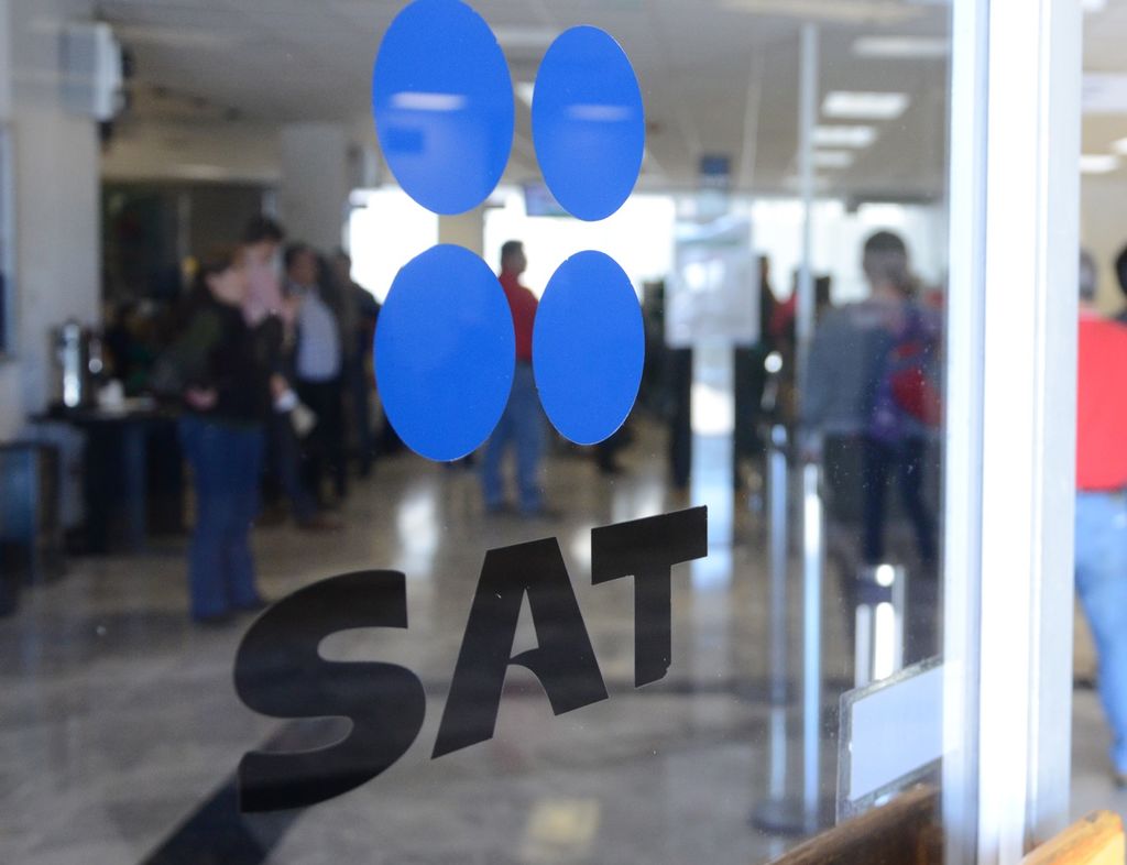 El SAT destacó que se revisó información de cinco años en sus declaraciones de impuestos; en donde 29 sujetos presentaron su obligación fiscal por 227 mil 700 millones de pesos.  (ARCHIVO)